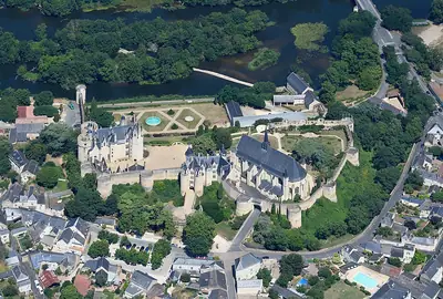 Château de Montreuil-Bellay 항공 사진