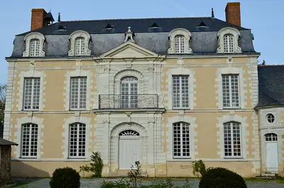 보리외쉬르레이옹의 Hôtel Desmazières