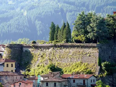 토스카나 가르파냐나의 에스테 가문 요새 Rocca di Camporgiano