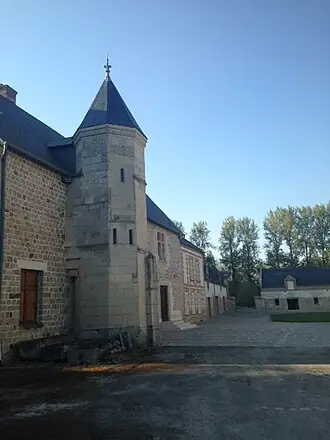 모서리 소탑이 있는 Château de Chalandry