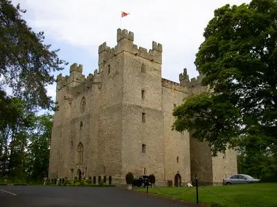 사우스 타인 계곡의 Langley Castle, 지금은 호텔로 운영되는 복원된 중세 탑 저택