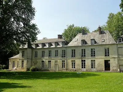 샤토 거리에서 바라본 우아즈의 Château de Ravenel